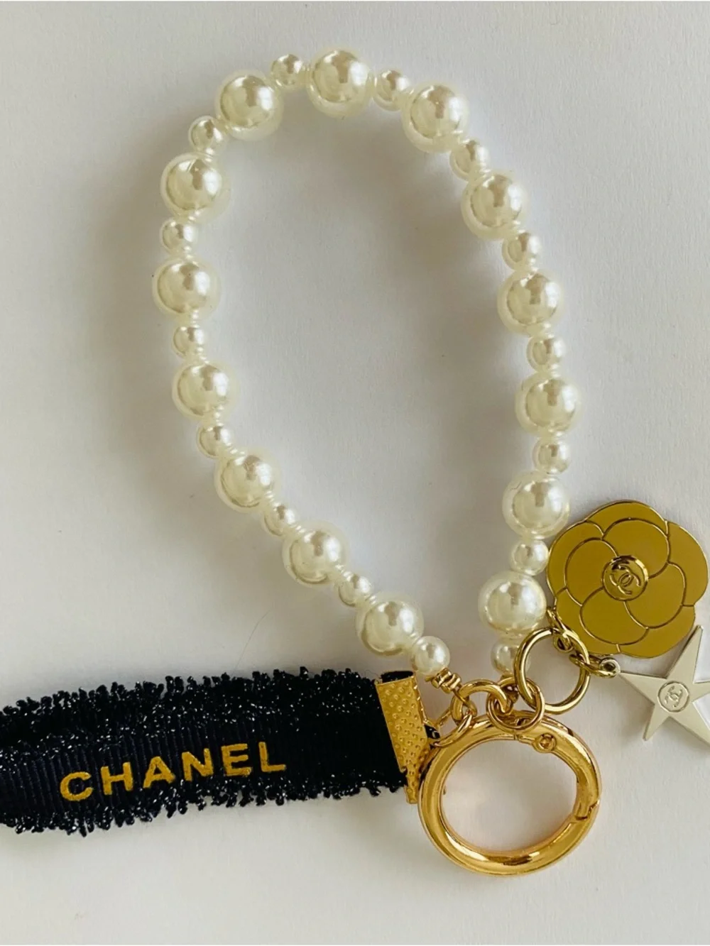 New Chanel VIP GWP Navy Metallic Ribbon Pearls Camellia Star Key Chain Bag Charm - Picture 2 of 8